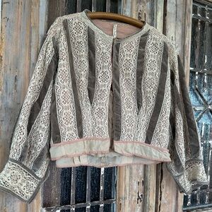 Gorgeous Magnolia Pearl Dali Velvet & Lace Jacket